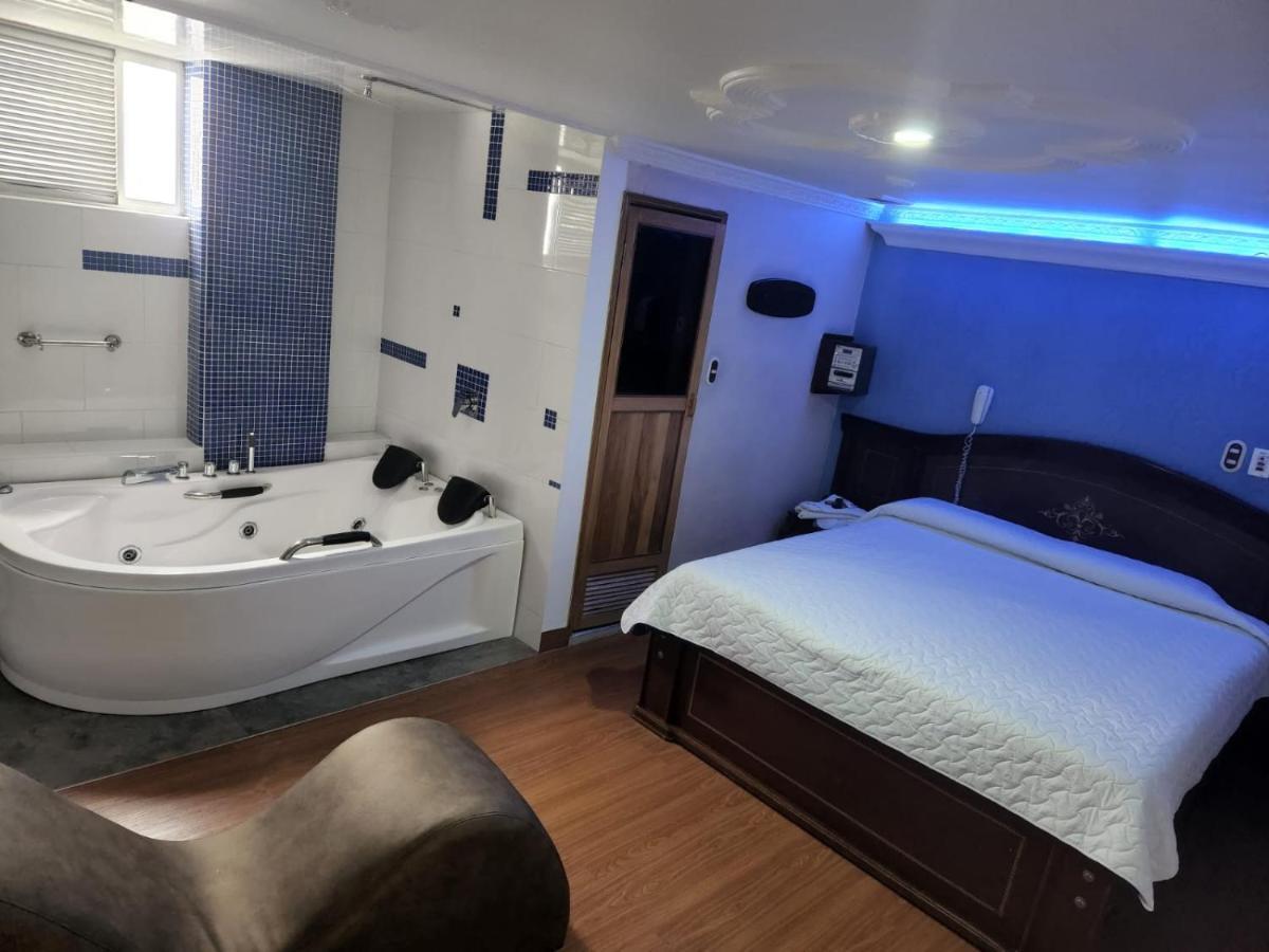 Motel Piramides De Cristal Богота Экстерьер фото