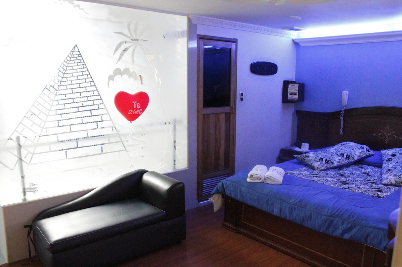 Motel Piramides De Cristal Богота Экстерьер фото