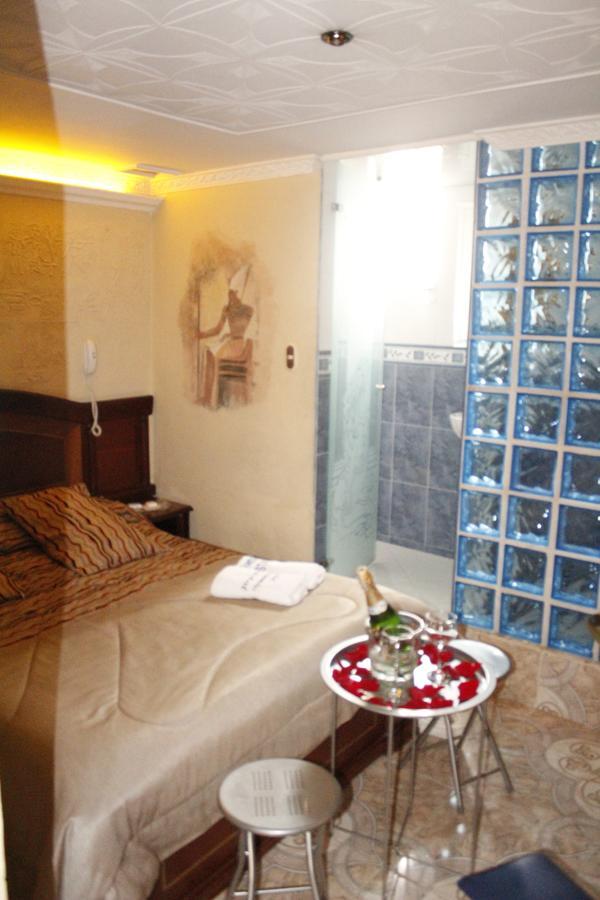 Motel Piramides De Cristal Богота Экстерьер фото